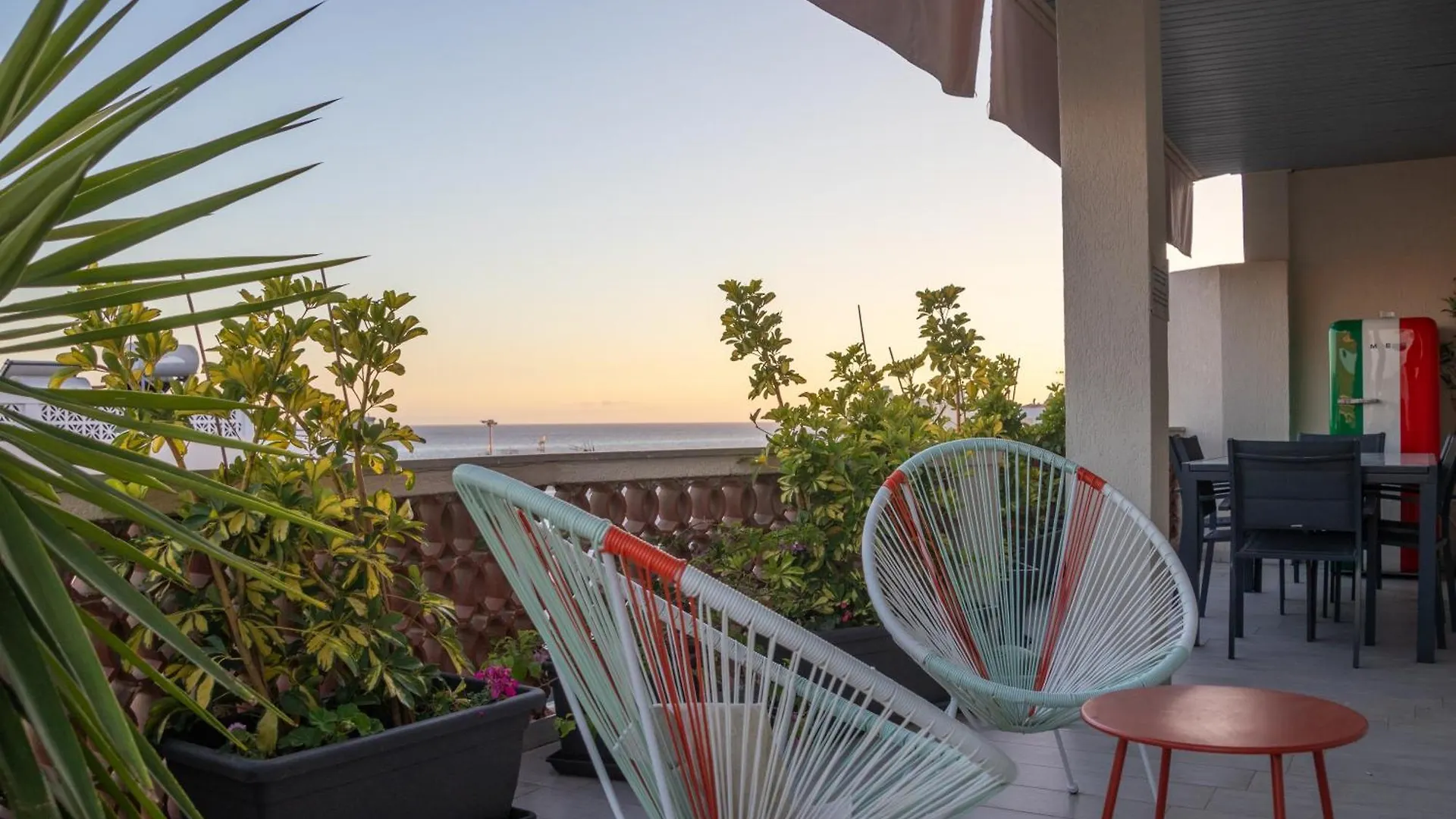 The White Heart House - Attic Sea View Apartment Los Cristianos