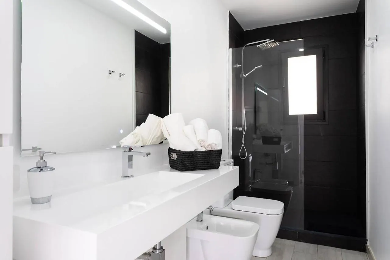 The White Heart House - Attic Sea View Apartment Los Cristianos  0*, Los Cristianos (Tenerife) Spain