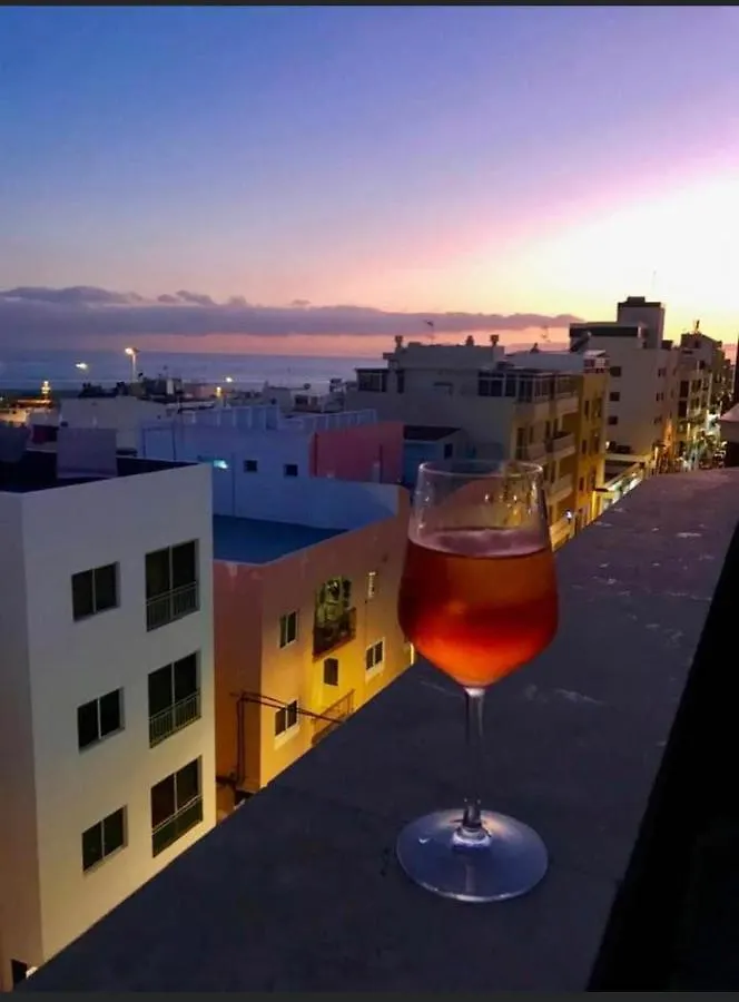 The White Heart House - Attic Sea View Apartment Los Cristianos