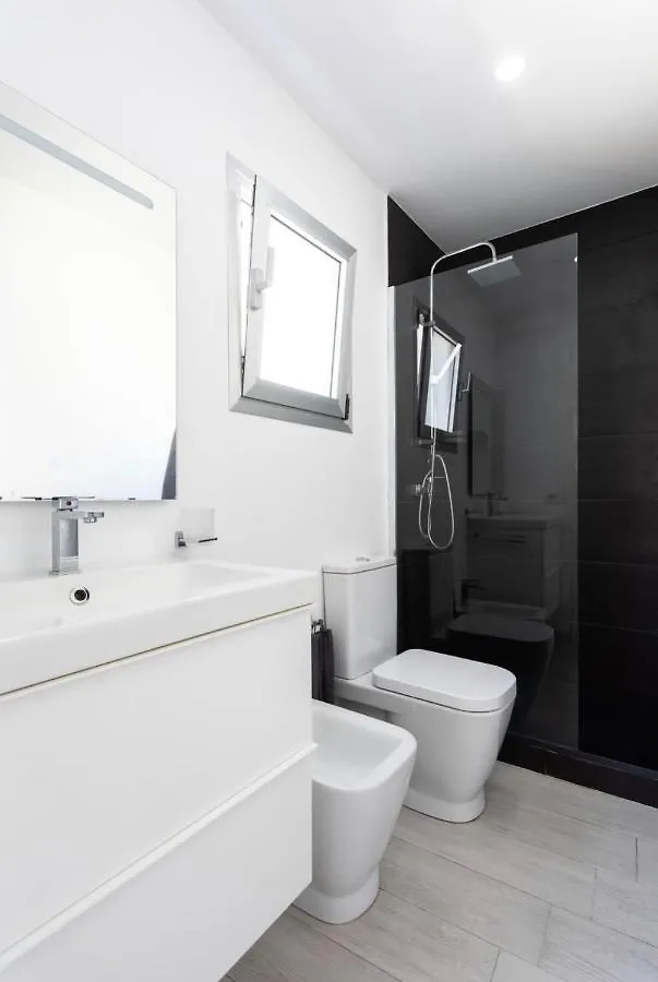 The White Heart House - Attic Sea View Apartment Los Cristianos